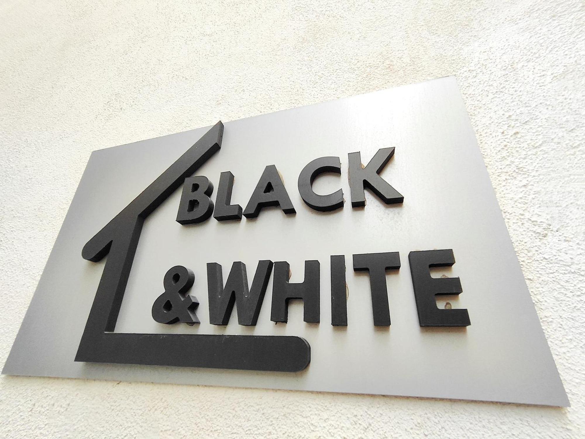 Black & White Catania Bagian luar foto